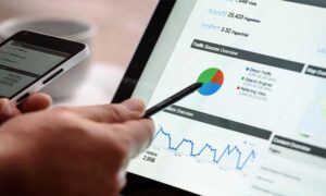 Menggunakan Teknologi untuk Memperkuat Relasi Bisnis dengan Pelanggan